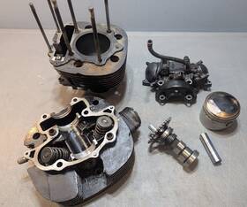 583-15411-00-00 Yamaha Xt500 Cylinder Head Cover Camshaft Piston