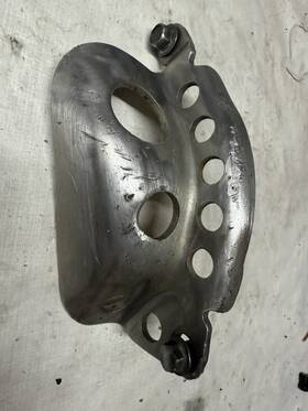5be-2177g-00 Yamaha 426 Yz426 Yz Yz426f 2000 00 Water Pump Cover Guard Shield