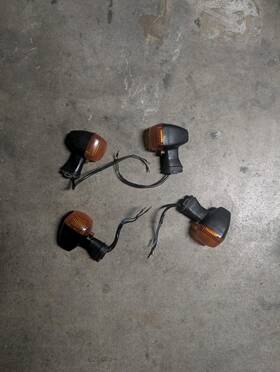 5lv-83330-10-00 Yamaha 2003 Fz1 Rear Left Right Turn Signals Light Indicators
