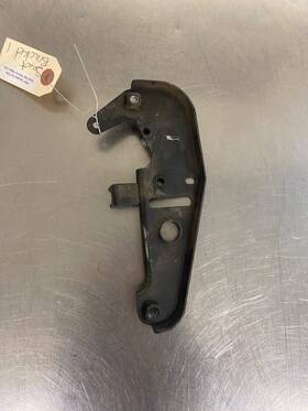 5px-21341-00-00 Yamaha 2006 Road Star Warrior Xv1700 Seat Bracket 1