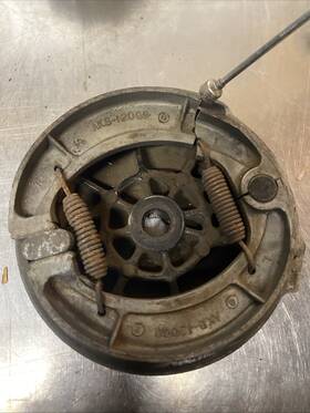 5y1-25321-00-98 Yamaha 1982-1983 Xt550 / 1984-1986 Xt600 Rear Brake Backing Plate Assembly Panel