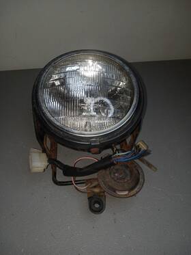 5y3-23174-01-00 Yamaha 1983 Xt550 Headlight Head Light Lens Assembly Untested Condition