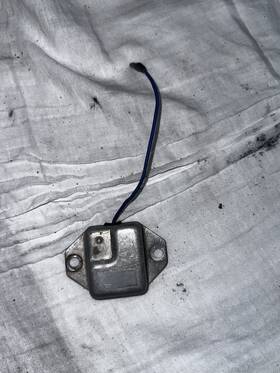 7xe-81910-00-00 Yamaha 82f-81910-a0-00 1988 - 2002 Blaster 200 Yfs200 Oem Voltage Regulator
