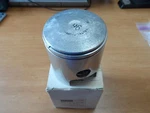 Nos Oem Yamaha Piston (63.96 Mm Std) 1970-1972 R5B R5C 278-11631-09-96. Fixed Price $73.08.