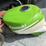 1996 Kawasaki ZX9R ZX900B Ninja Fuel Tank Gas Oem. Fixed Price $150.00.