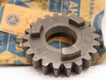 Nos Yamaha YZ125 YZ175 YZ100 76-77 Transmission 6TH Pinion Gear 537-17161-00. Fixed Price $28.99.