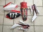 2004 - 2007 Honda Genuine Comp Plastic Kit Fender Tank Shrouds. Fixed Price $69.00.