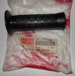 Yamaha Nos Grip (lh) 35R-26241-00-00. Fixed Price $7.99.