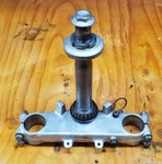 1984-1989 Yamaha XT600 (64) Under Bracket Clear No Buff 43F-23340-30-39. Fixed Price $24.90.