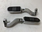 Harley-davidson 04 Flhtcse Cvo Street Glide Passenger Foot Pegs & Chrome Mounts. Fixed Price $94.05.