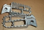 97-01 Kawasaki Oem KX125 KX250 Lh & Rh Footpegs Steps Footrests 34028-5021. Fixed Price $60.00.